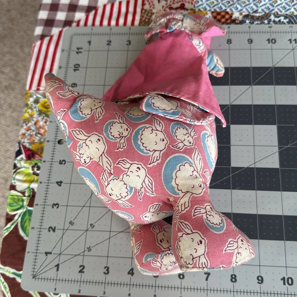 Vintage Handmade Cloth Chicken Doll – 1940s-50s Feedsack Fabric w Sleeping Baby - Picture 7 of 13